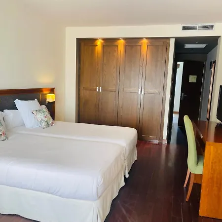 De Nature & Hotel 4*