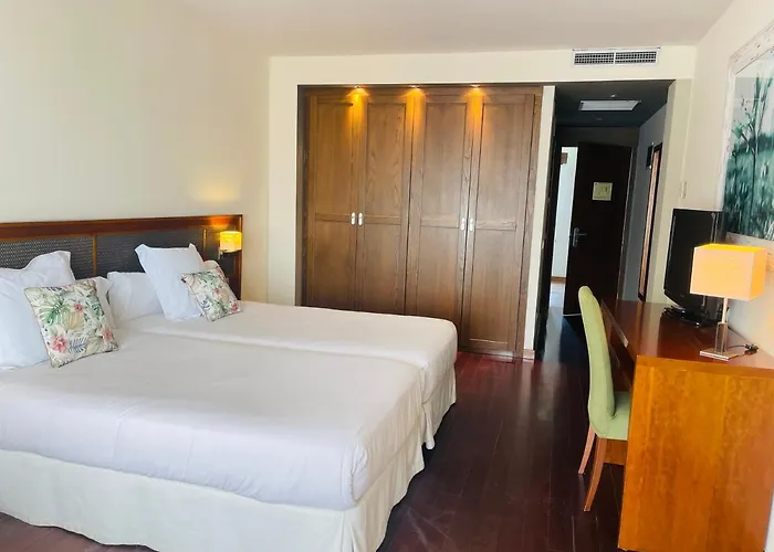 De Nature & Hotel 4*